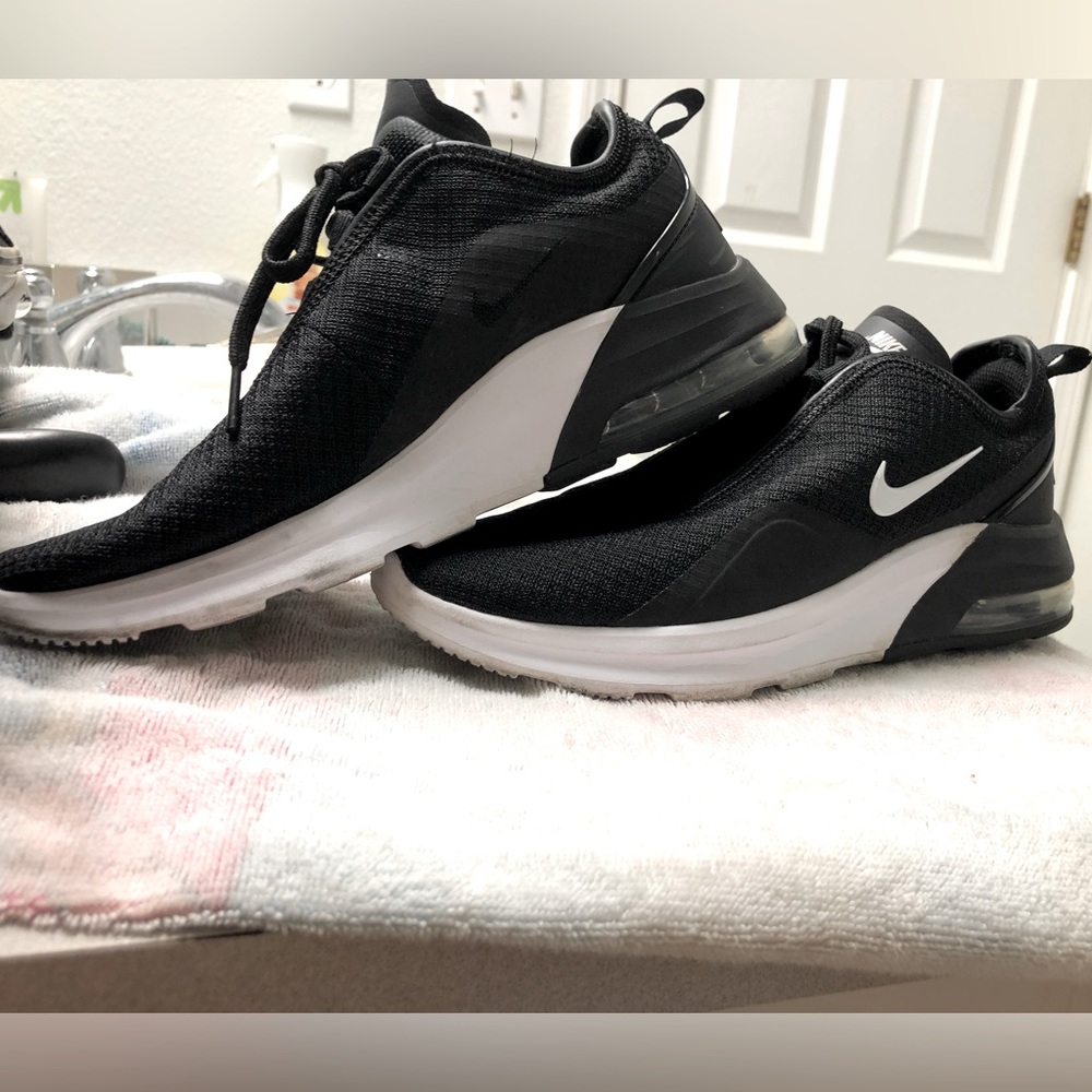 Nike Air Motion 2 Women’s 7.5